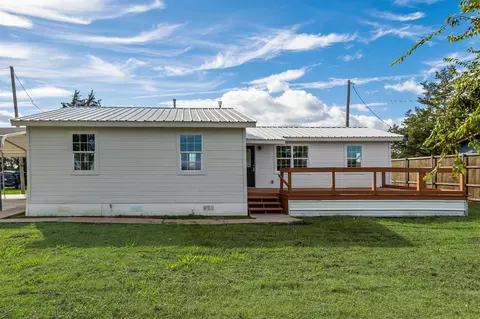 307 S Elm St, Leonard, TX 75452