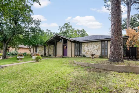 229 Brookview Dr, Hurst, TX 76054
