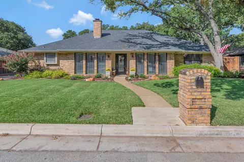 4608 Branchview Dr, Arlington, TX 76017
