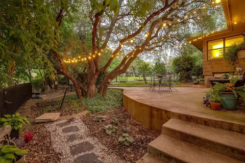 1429 Bluebonnet Dr, Fort Worth, TX 76111