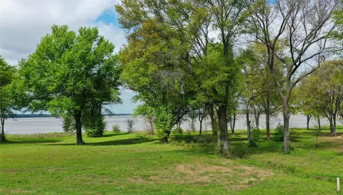 1520 Shoreline Dr, Mabank, TX 75143