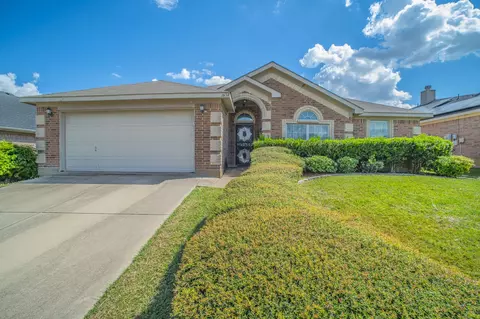 1634 Powder Horn Ln, Arlington, TX 76018