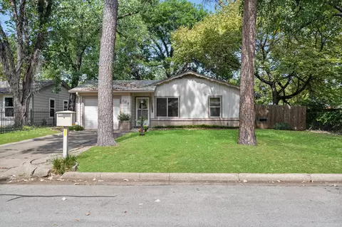 305 Dee Ln, Arlington, TX 76011