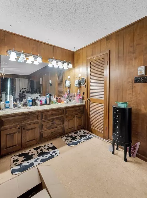 Bath - 203 River Ln, Waco, TX 76708 photo 1 of 2