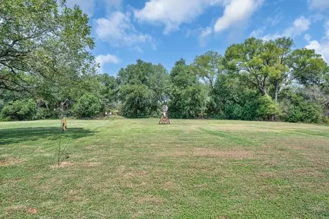 Exterior - 203 River Ln, Waco, TX 76708 photo 3 of 5
