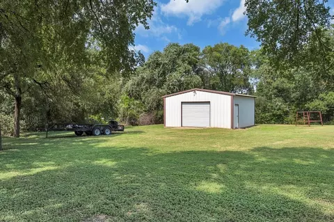 Exterior - 203 River Ln, Waco, TX 76708 photo 4 of 5