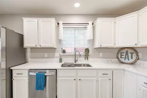 1805 Creek Xing, Garland, TX 75040
