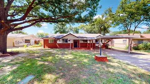 1109 Belle St, Bedford, TX 76022