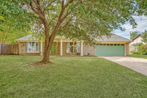 4232 Longleaf Ln, Fort Worth, TX 76137