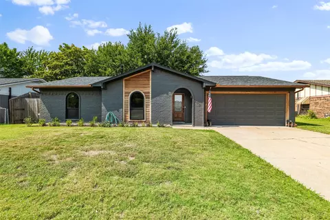 200 Navajo Dr, Keller, TX 76248