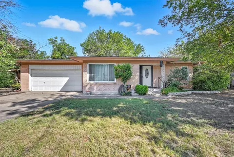 1328 W Water St, Weatherford, TX 76086