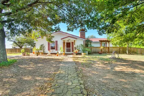 1106 Andy Thomas Rd, Whitewright, TX 75491