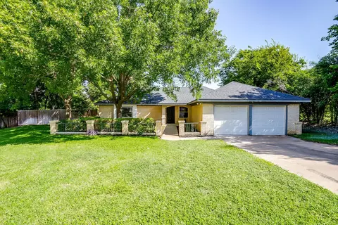 6604 Ems Ct, Fort Worth, TX 76116