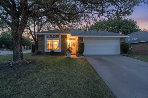 200 Chamblin Dr, Cedar Hill, TX 75104