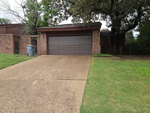 7807 High Oaks Cir, Dallas, TX 75231