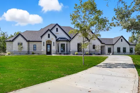 1040 Andy Ranch Ct, Azle, TX 76020