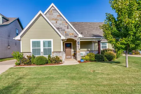 637 Kagen Ct, Burleson, TX 76028