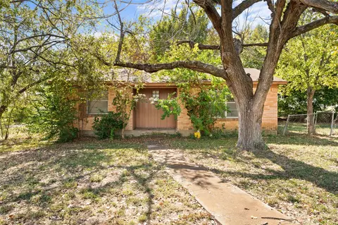 1817 Grove Cir, Mesquite, TX 75149