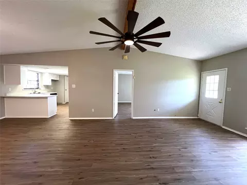 Living - 130 Thompson Cir, Lorena, TX 76655 photo 2 of 4