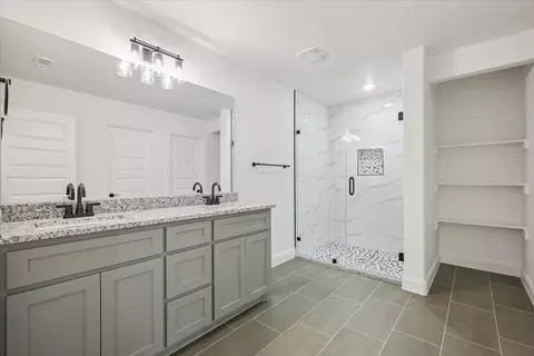 Bath - 111 N Oak St, Ector, TX 75439 photo 2 of 4