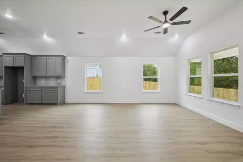 Living - 111 N Oak St, Ector, TX 75439 photo 5 of 11