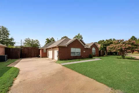 1408 Montecristo Ct, Denton, TX 76210