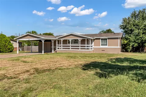 405 Ashley Ln, Roanoke, TX 76262