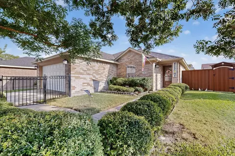 202 Athel Dr, Mesquite, TX 75149