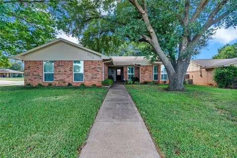 650 Tena Ct, Burleson, TX 76028