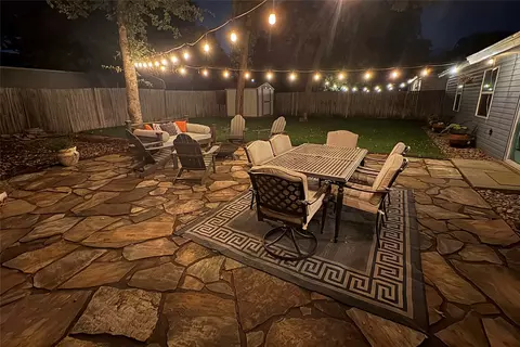 805 Clover Park Dr, Arlington, TX 76013
