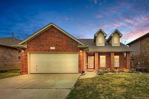 2713 Bull Shoals Dr, Fort Worth, TX 76131