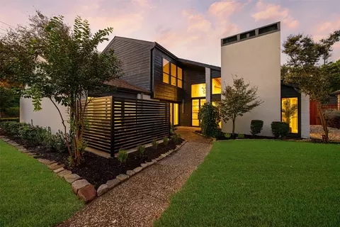 9530 Viewside Dr, Dallas, TX 75231