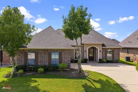 561 Chinquipin Dr, Bossier City, LA 71111