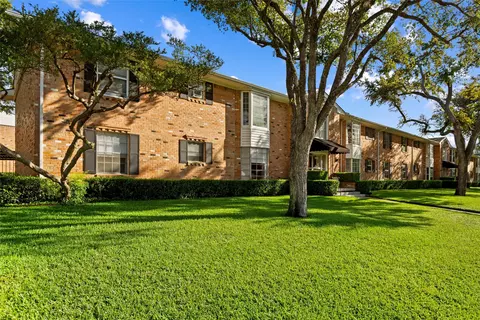 6005 Sandhurst Ln #B, Dallas, TX 75206