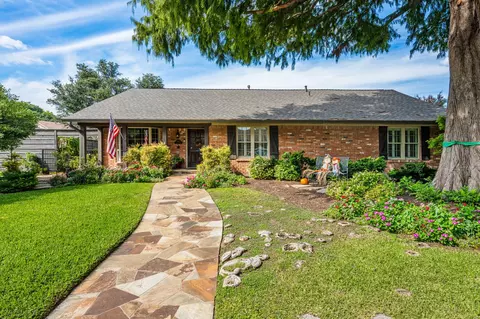 6135 Danbury Ln, Dallas, TX 75214