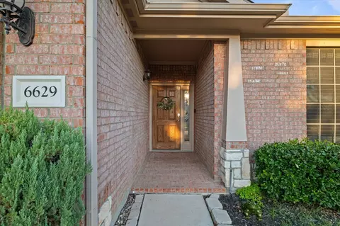 6629 Algarve Dr, Denton, TX 76210