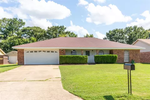 218 Benoist Cir, Bossier City, LA 71111