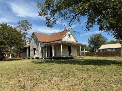 132 W Travis St, Dublin, TX 76446