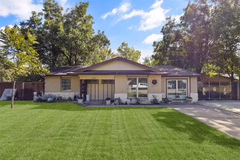 2820 Sequoia Ln, Arlington, TX 76010