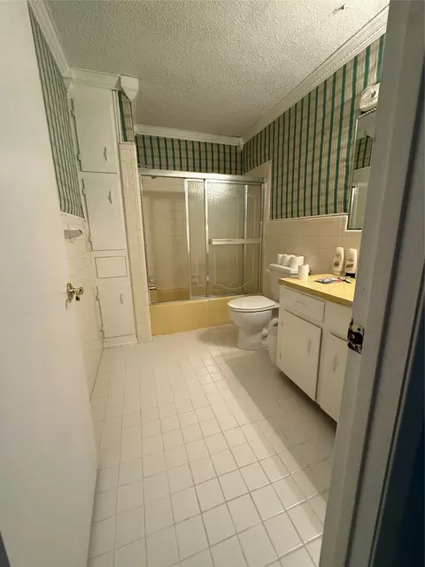 Bath - 123 Stiles, Springhill, LA 71075 photo 1 of 2