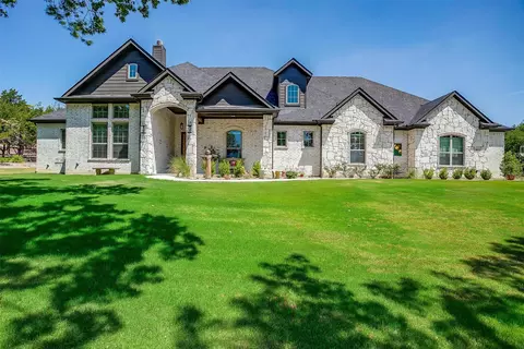 409 Glade Crest Rd, Azle, TX 76020