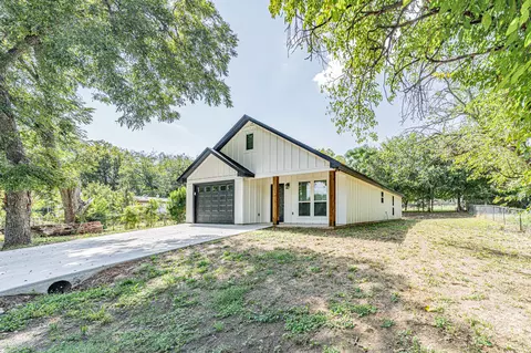 3712 Oak Meadow St, Granbury, TX 76048
