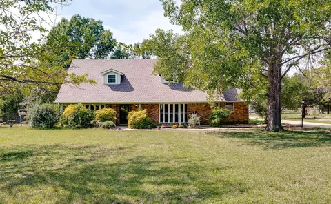 2001 N Lariat Rd, Denton, TX 76207