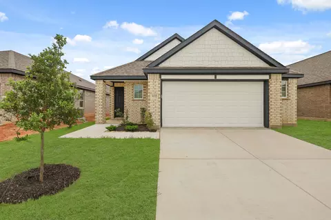 3132 Manchester Dr, Cleburne, TX 76031