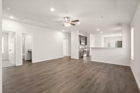 Living - 1507 Romans Rd, Ennis, TX 75119 photo 1 of 1