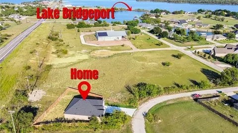 518 Dolphin Ter, Runaway Bay, TX 76426