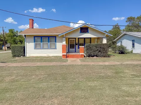 512 SW 2nd St, Kerens, TX 75144
