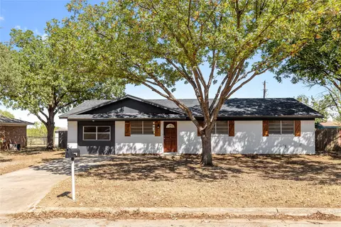 3818 Crestridge Dr, Brownwood, TX 76801