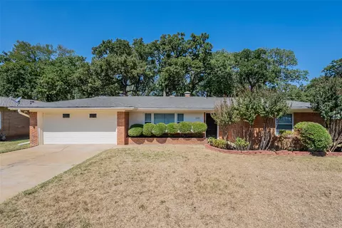 7229 Jewell Ave, Fort Worth, TX 76112