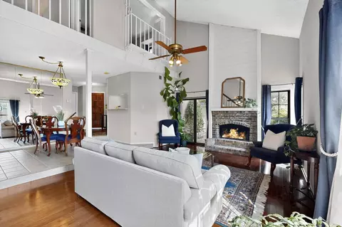 Living - 777 Custer Rd #13-1, Richardson, TX 75080 photo 2 of 3